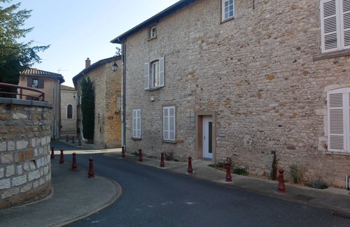 Chazay-d'Azergues Apartamento | Cosy studio in the heart of the village of Chazay