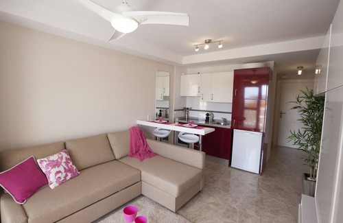 Almerimar Apartamento | Acogedor estudio: en el centro de la ciudad @ playa y golf