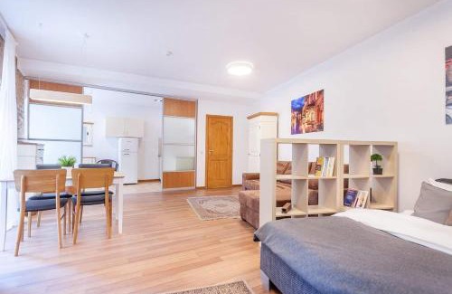Old Town Apartamento | Cosy Studio in Vilnius Old Town by URBAN RENT