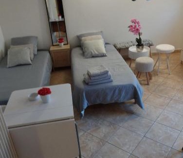 La Ferte-Gaucher Apartamento | Cosy Studio meublé avec piscine partagée