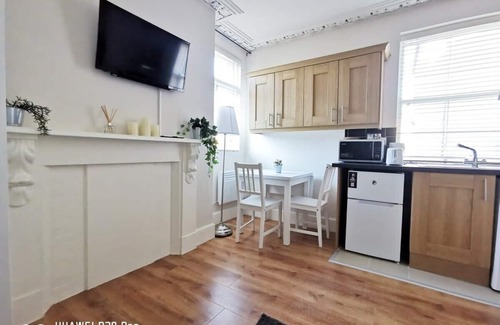 Dublin Apartamento | Cosy studio new renovated - kitchen, TV &Fast WIFI