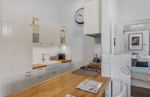 Hobart Central Business District Cabaña | Cosy Studio, "The Maid" easy walking to City