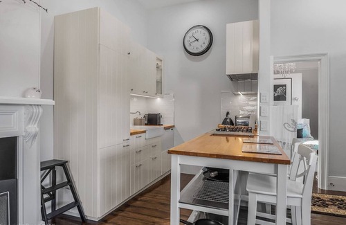 Hobart Central Business District Cabaña | Cosy Studio, "The Maid" easy walking to City