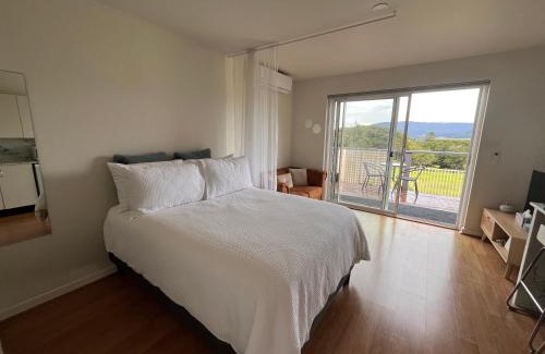 Gerroa Casa | Cosy Studio with valley views