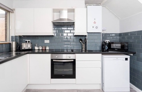 Portsmouth Casa | Cosy Stunning 3-BR Manor, Sleeps 8,Summer Discount
