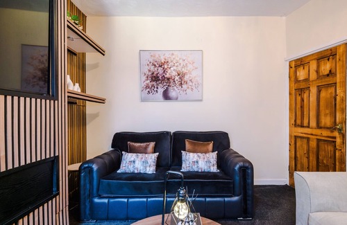 Clayton Casa | Cosy & Stylish 3-Bedroom Home Near Etihad Stadium & Coop Live Arena