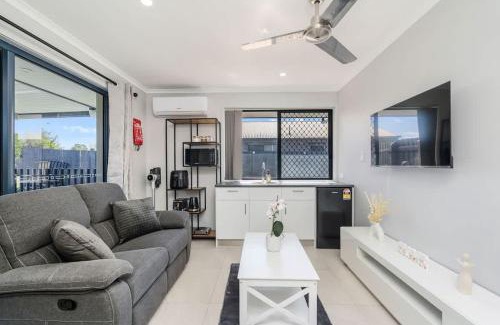 Kawungan Casa | Cosy Suburban Studio