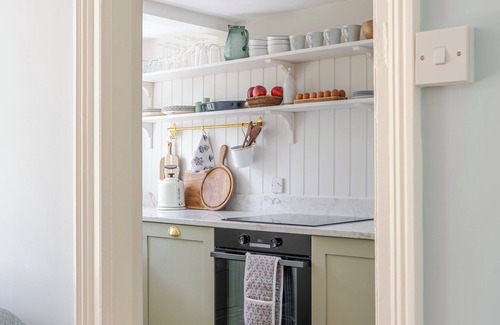 Woodbridge Cabaña | Cosy Suffolk Cottage - Big Beds, Gardens, Dog Friendly