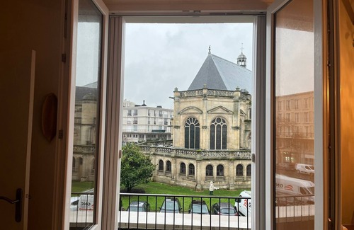Downtown Le Havre Apartamento | Cosy T2, Notre-Dame church view, downtown, new