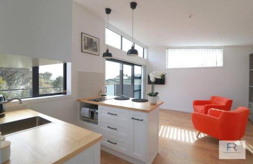 Beach Haven Apartamento | Cosy Tiny Home with Ocean Views