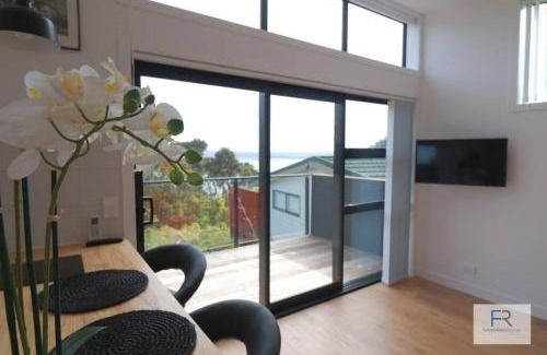 Beach Haven Apartamento | Cosy Tiny Home with Ocean Views
