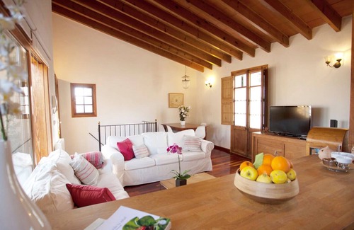 Andraitx Casa | Acogedora casa de pueblo en el corazón de Andratx con vistas a la montaña