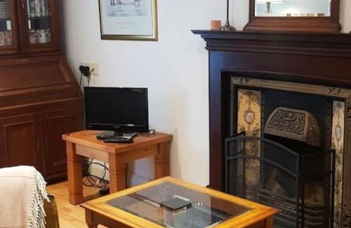 Banagher Casa | Cosy Townhouse on The Hill in Ireland