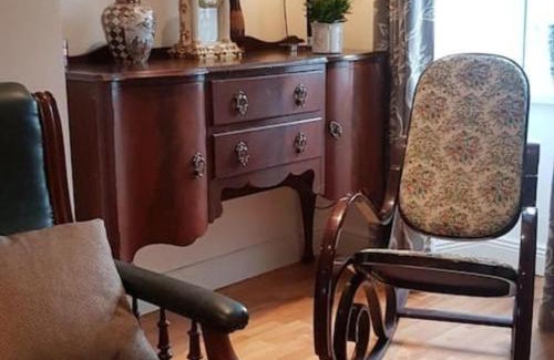 Banagher Casa | Cosy Townhouse on The Hill in Ireland