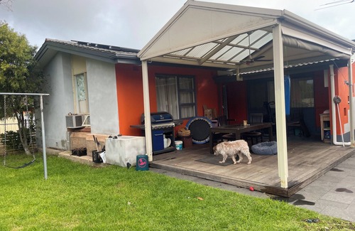 Christies Beach Casa | Cosy Travellers Stay Near the Beach (shared & affordable)