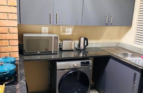 Greater Johannesburg Metropolitan Area Apartamento | Cosy two Bedroom Apartment for Short and Long Stays Rental