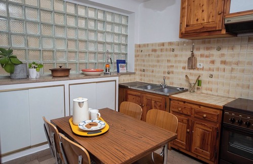 Prats-de-Mollo-la-Preste Apartamento | Cosy, vintage ground-floor apartment