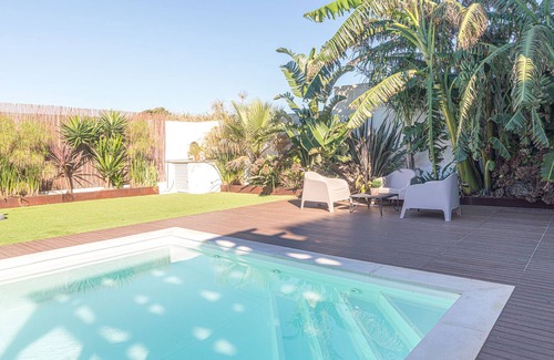 Sao Pedro da Cadeira Villa | Cosy Villa with heatable pool at walking distance from the beach