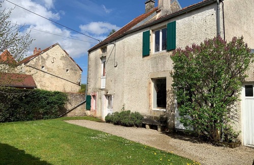 Leuglay Casa | Cosy village house in the heart of the National Forest Park