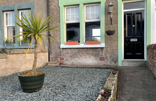 Beckermet Casa | Cosy village house walking distance to beach and 2 pubs.