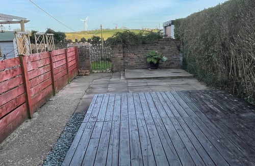 Beckermet Casa | Cosy village house walking distance to beach and 2 pubs.