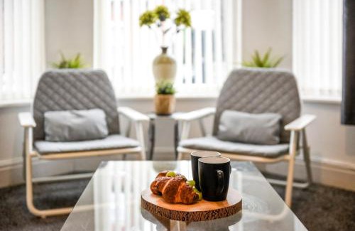 Birkenhead Apartamento | Cosy Wirral home near Liverpool with Free Parking!