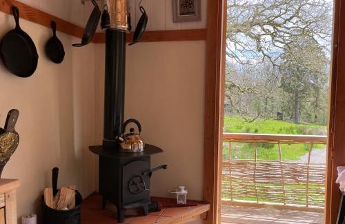 Saint John's Town of Dalry Casa | Cosy woodland off grid Shepherds Hut - Hazel