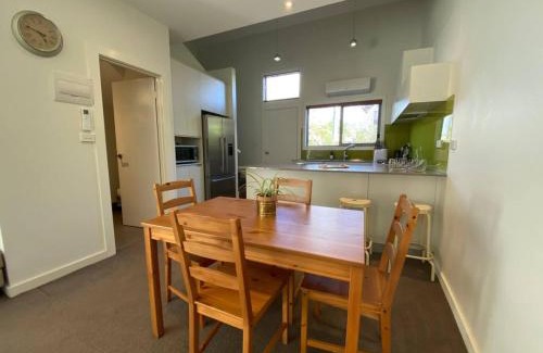 O'Connor Casa | Cosy Work From Home Townhouse 10 Mins From City - Hosted by CanStay