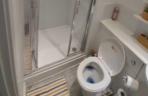 Broad Green Apartamento | Cosy x2 bedroom x2 bath balcony apartment