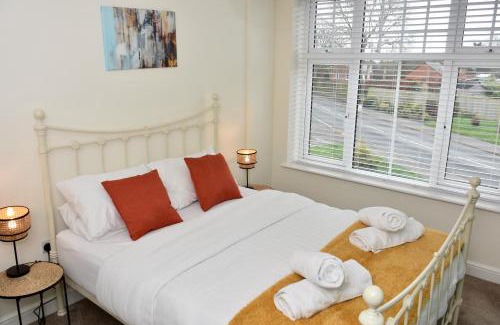 Longford Casa | Cosy yet spacious, 3BR, Parking, Village Location