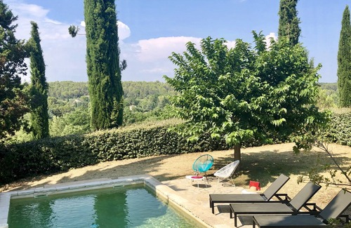 Cotignac Cabaña | COTIGNAC.Piedra bastante campo,en 9 privado acres…
