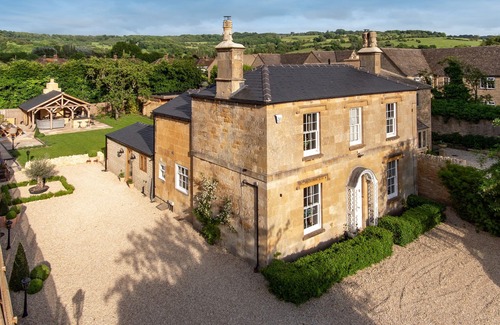 Broadway Casa | COTSALL HOUSE, pet friendly, with open fire in Broadway