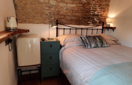Luckington Cama Y Desayuno | Cotswold Cottage B&B - 5 Minutes Walk to Village Pub