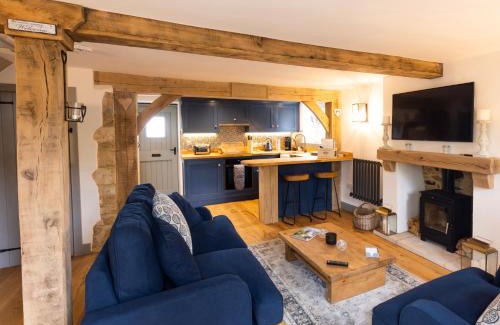 Bledington Casa | Cotswold cottage with hot tub