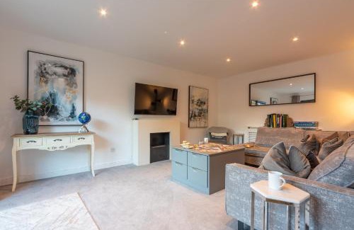 Enstone Casa | Cotswold holiday let with hot tub - The Old Garage