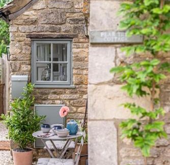 Ampney Crucis Casa | Cotswold Stone Cottage