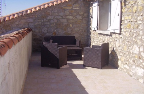 Saint-Hilaire-de-Brethmas Cabaña | cabaña 8 personas 4 dormitorios 3 estrellas en una casa de campo rodeada de viñedos