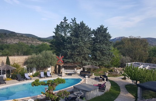 Saint-Andre-de-Cruzieres Cabaña | Vrbo Property