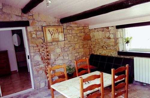 Saint-Andre-de-Cruzieres Cabaña | Vrbo Property