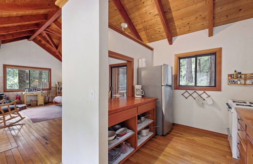 Redwood Valley Casa | Cottage - 1-bedroom house at Leonard Lake Reserve