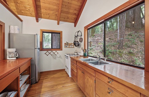 Redwood Valley Casa | Cottage - 1-bedroom house at Leonard Lake Reserve