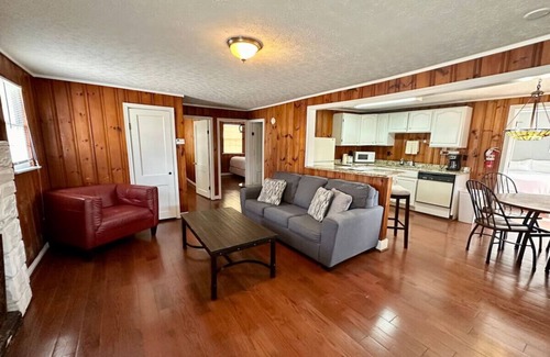 Nancy Cabina | Cottage 1- Lee’s Ford Marina
