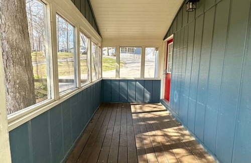 Nancy Cabina | Cottage 1- Lee’s Ford Marina