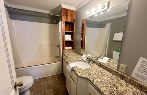 Nancy Casa | Cottage 1- Lees Ford Marina