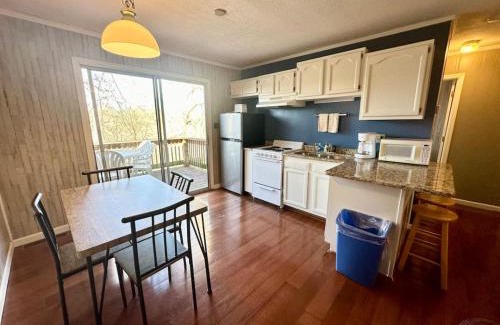 Nancy Casa | Cottage 11 Lees Ford Marina