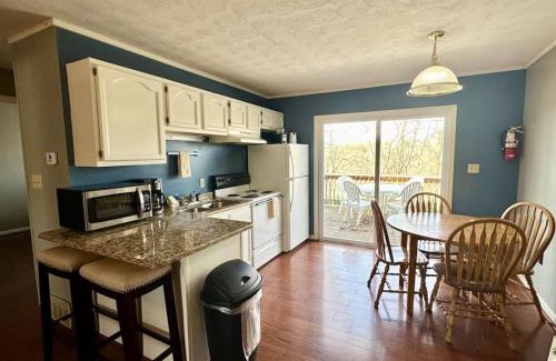 Nancy Casa | Cottage 15- Lees Ford Marina