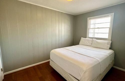 Nancy Casa | Cottage 15- Lees Ford Marina