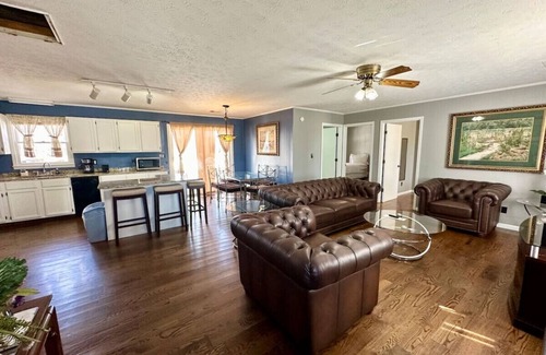 Nancy Cabina | Cottage 17- Lee’s Ford Marina
