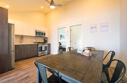 Wainfleet Cabaña | Cottage 20: Upper-Level Beachfront Unit in 4-Plex