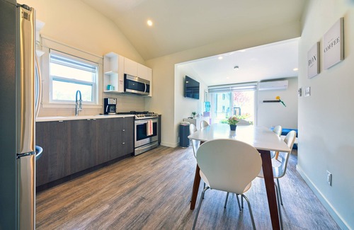 Wainfleet Cabaña | Cottage 21: Charming Bungalow Steps from the Lake
